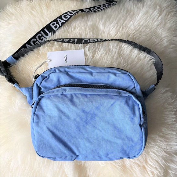 BAGGU Handbags - NWT Baggu Fanny Pack - Cornflower w/ OG Strap